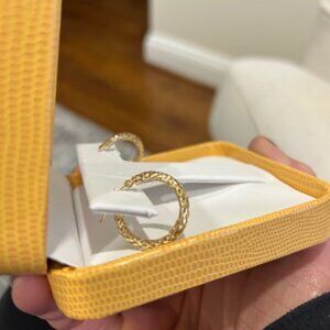 Bernari Textured Hoop Earrings | Gold-Tone